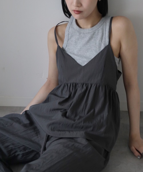 YENNA(イェンナ)の「フレアキャミビスチェ/ペプラムキャミ(キャミソール・レディース・ブラック/ブラウン/グレイッシュベージュ・FREE)」の2枚目の写真