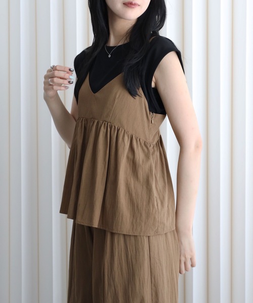 YENNA(イェンナ)の「フレアキャミビスチェ/ペプラムキャミ(キャミソール・レディース・ブラック/ブラウン/グレイッシュベージュ・FREE)」の18枚目の写真