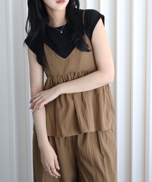 YENNA(イェンナ)の「フレアキャミビスチェ/ペプラムキャミ(キャミソール・レディース・ブラック/ブラウン/グレイッシュベージュ・FREE)」の15枚目の写真