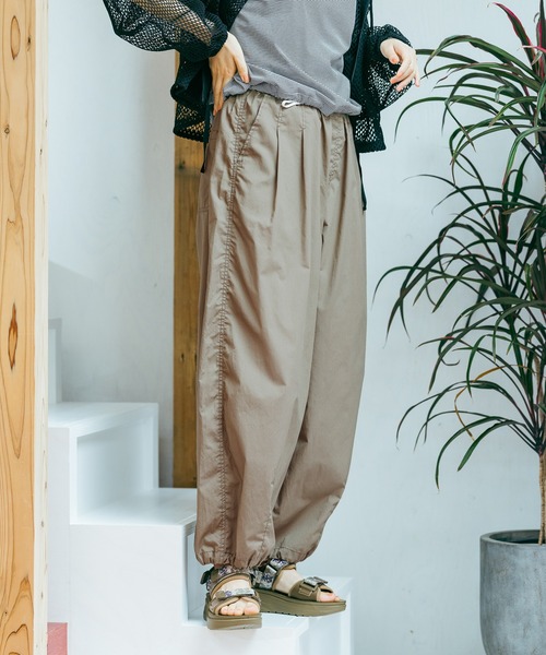 niko and...（ニコアンド）の「Gardenタックプレーンパンツ（その他パンツ・レディース・チャコール/ベージュ/オレンジ/カーキ・FREE）」の5枚目の写真
