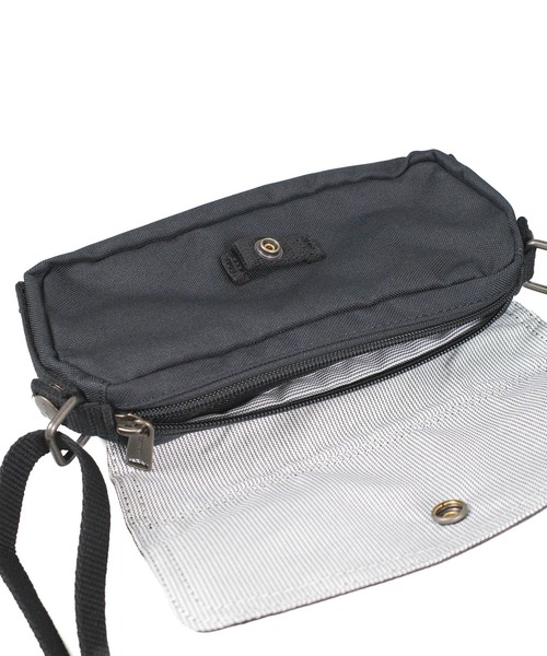 Carhartt(カーハート)の「【UT207】【Carhartt/カーハート】CROSS BODY HORIZONTAL BAG(ボディバッグ/ウエストポーチ・メンズ・ブラック/ブラウン・FREE)」の5枚目の写真