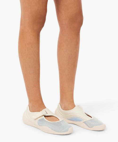 LACOSTE(ラコステ)の「レディース LOW MYSTERE 1263 SFA / バレエシューズ メッシュスニーカー(スニーカー・レディース・オフホワイト・25.5cm/24.5cm/24.0cm/23.5cm/23.0cm/22.5cm)」の2枚目の写真
