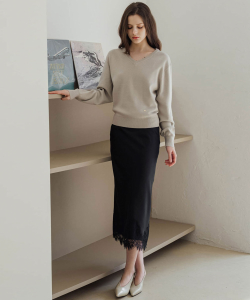 LAUTREDE MIN（ロートルドミン）の「V Neck Knit Gray Pullover（ニット/セーター・レディース・グレー・FREE）」の2枚目の写真