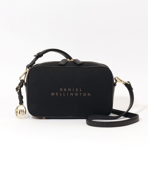 Daniel Wellington（ダニエルウェリントン）の「【Daniel Wellington】ゴールドチャーム付 ミニショルダーバッグ / きれいめ レザー調　DW02900005（ショルダーバッグ・レディース・ブラック/グリーン/ホワイト/ネイビー/ベージュ・FREE）」の2枚目の写真