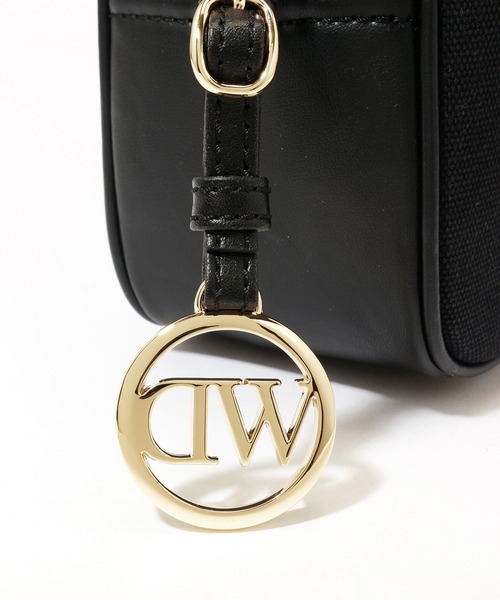 Daniel Wellington（ダニエルウェリントン）の「【Daniel Wellington】ゴールドチャーム付 ミニショルダーバッグ / きれいめ レザー調　DW02900005（ショルダーバッグ・レディース・ブラック/グリーン/ホワイト/ネイビー/ベージュ・FREE）」の6枚目の写真