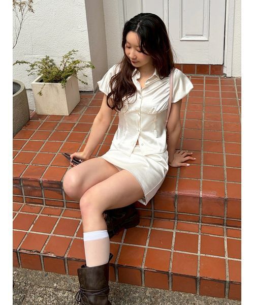 LILY BROWN(リリーブラウン)の「サテンパフスリーブシャツ(シャツ/ブラウス・レディース・チャコールグレー/アイボリー/ライトブルー・F)」の18枚目の写真
