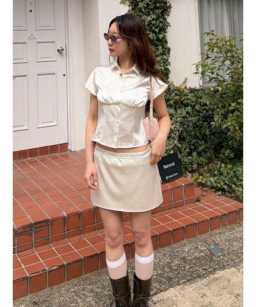 LILY BROWN(リリーブラウン)の「サテンパフスリーブシャツ(シャツ/ブラウス・レディース・チャコールグレー/アイボリー/ライトブルー・F)」の21枚目の写真