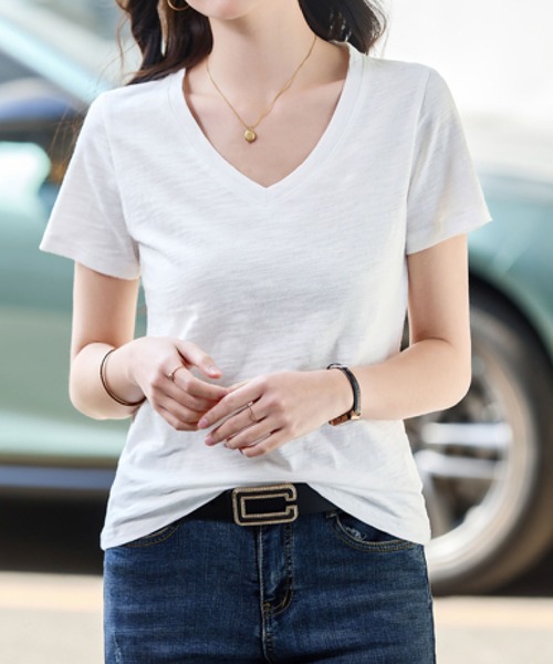 2ly2（トゥーリートゥー）の「VネックTシャツ 半袖 無地 ベーシック ゆったり 薄手（Tシャツ/カットソー・レディース・ピンク/ホワイト/ベージュ/ブラック・FREE）」の7枚目の写真