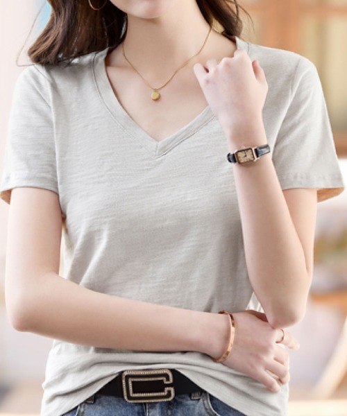 2ly2（トゥーリートゥー）の「VネックTシャツ 半袖 無地 ベーシック ゆったり 薄手（Tシャツ/カットソー・レディース・ピンク/ホワイト/ベージュ/ブラック・FREE）」の16枚目の写真