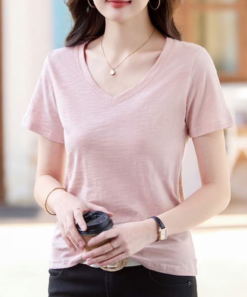 2ly2（トゥーリートゥー）の「VネックTシャツ 半袖 無地 ベーシック ゆったり 薄手（Tシャツ/カットソー・レディース・ピンク/ホワイト/ベージュ/ブラック・FREE）」の18枚目の写真