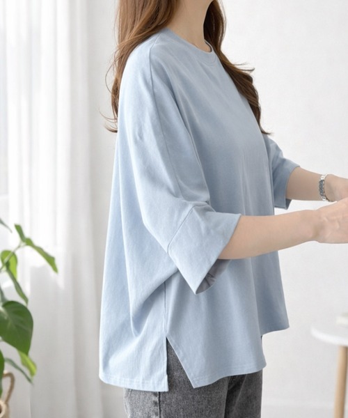 Amulet(アミュレット)の「ゆるっと着てサマになるラフな抜け感◎ワイドシルエットTシャツ(Tシャツ/カットソー・レディース・ブルー/ブラック/ホワイト/グリーン・FREE)」の7枚目の写真