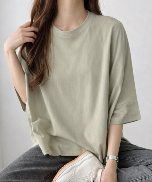 Amulet(アミュレット)の「ゆるっと着てサマになるラフな抜け感◎ワイドシルエットTシャツ(Tシャツ/カットソー・レディース・ブルー/ブラック/ホワイト/グリーン・FREE)」の16枚目の写真