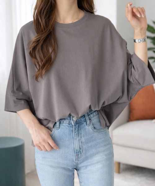Amulet(アミュレット)の「ゆるっと着てサマになるラフな抜け感◎ワイドシルエットTシャツ(Tシャツ/カットソー・レディース・ブルー/ブラック/ホワイト/グリーン・FREE)」の20枚目の写真