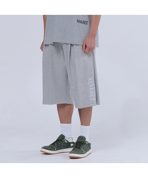 NINEZ(ナインゼット)の「コットンツーピンタックワイドバミューダパンツ (2カラー)(その他パンツ・メンズ・ブラック/ミックスグレー・MEDIUM/LARGE/X-LARGE/2XL)」の2枚目の写真