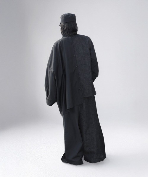 Ruze(ルゼ)の「Asymmetry denim docking SH/アシンメトリーデニムドッキングシャツ(シャツ/ブラウス・メンズ・ブラック・FREE)」の16枚目の写真