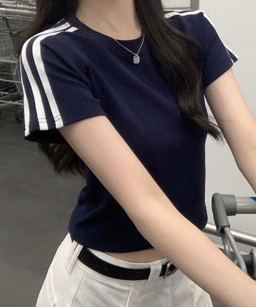 mielu(ミエル)の「クロップドラインデザインTシャツ(Tシャツ/カットソー・レディース・ネイビー/ライトグレー/ブラック・LARGE/MEDIUM)」の20枚目の写真