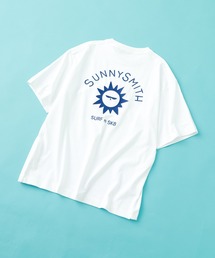 Sunny Smith（サニースミス）の「Sunny Smirh キャラクターアーチロゴ両面刺繍Tシャツ 半袖（Tシャツ/カットソー）」