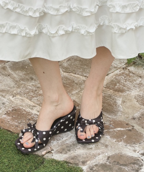 Birthday room（バースデイルーム）の「ドット厚底ヒールサンダル/Polka dot platform heeled sandals（サンダル・レディース・ホワイト/ブラック・SMALL/MEDIUM/LARGE）」の3枚目の写真