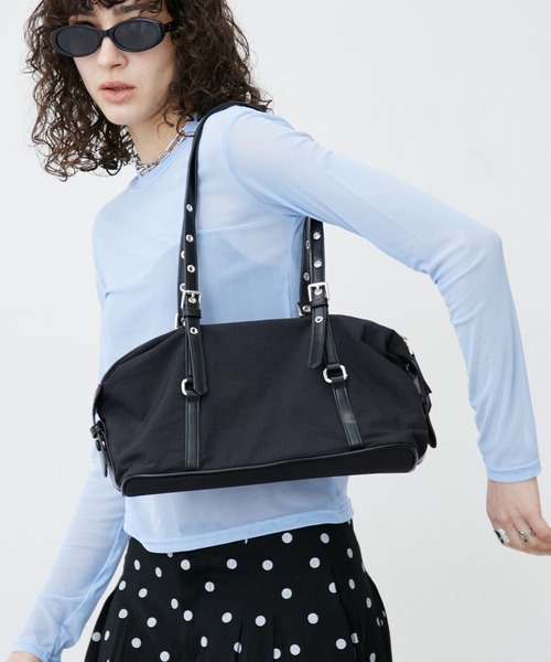 uyu.(ウユ)の「Eyelet Handle Mini Boston Bag / ハトメハンドル ミニボストンバッグ(ボストンバッグ・レディース・レッド/チャコールグレー/ホワイト/ブラック・FREE)」の12枚目の写真