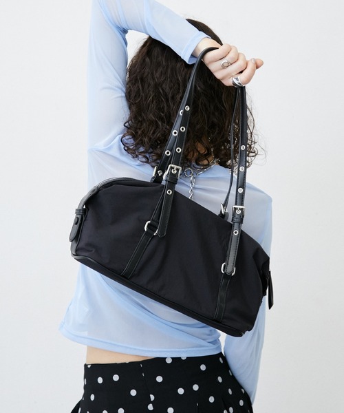 uyu.(ウユ)の「Eyelet Handle Mini Boston Bag / ハトメハンドル ミニボストンバッグ(ボストンバッグ・レディース・レッド/チャコールグレー/ホワイト/ブラック・FREE)」の14枚目の写真