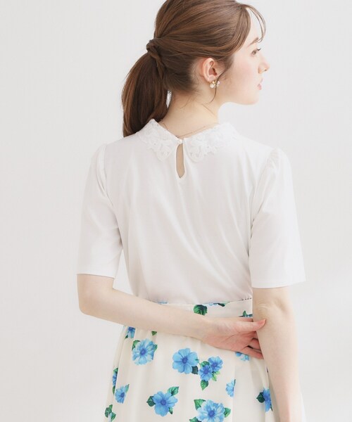 couture brooch(クチュールブローチ)の「【UVカット・接触冷感・洗える】襟レース トップス(Tシャツ/カットソー・レディース・ブラック/オフホワイト/ネイビー系4・42/40/38/36)」の4枚目の写真