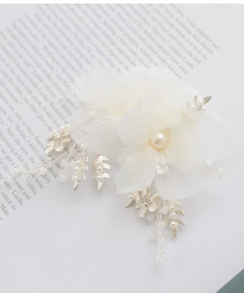 Cupid Heart(キューピッドハート)の「【Cupid Heart】結婚式用!シフォンフルールヘアクリップ(バレッタ/ヘアクリップ・レディース・シルバー・MEDIUM)」の9枚目の写真