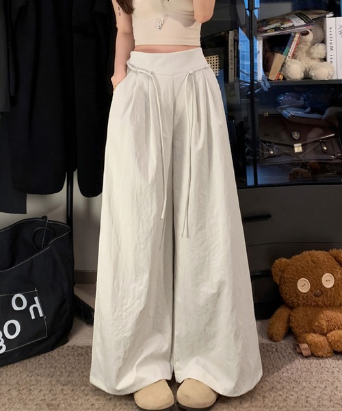 2ly2(トゥーリートゥー)の「ワイドパンツ タックパンツ ウエスト紐 ゆったり イージーパンツ(その他パンツ・レディース・ベージュ/アイボリー/ブラック・FREE)」の9枚目の写真