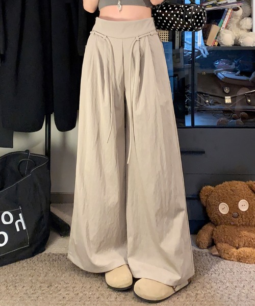 2ly2(トゥーリートゥー)の「ワイドパンツ タックパンツ ウエスト紐 ゆったり イージーパンツ(その他パンツ・レディース・ベージュ/アイボリー/ブラック・FREE)」の16枚目の写真