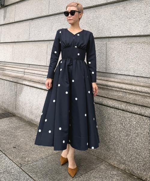 JENNE(ジェンヌ)の「日本製ドットドレス(ワンピース・レディース・ネイビー/ブラック・MEDIUM/SMALL/LARGE)」の4枚目の写真