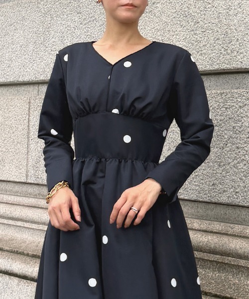 JENNE(ジェンヌ)の「日本製ドットドレス(ワンピース・レディース・ネイビー/ブラック・MEDIUM/SMALL/LARGE)」の7枚目の写真