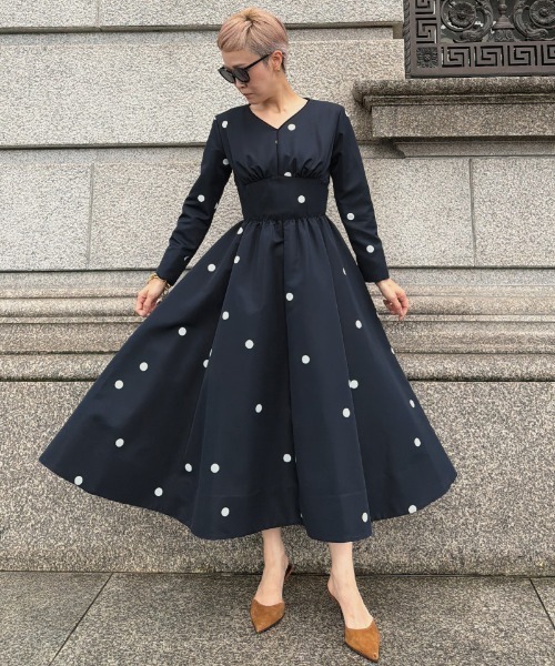 JENNE(ジェンヌ)の「日本製ドットドレス(ワンピース・レディース・ネイビー/ブラック・MEDIUM/SMALL/LARGE)」の13枚目の写真