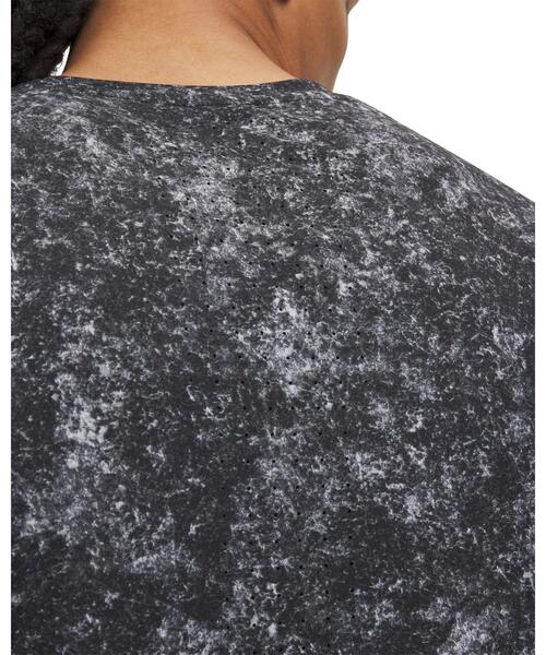 UNDER ARMOUR(アンダーアーマー)の「UAベロシティプロ プリント ショートスリーブ Tシャツ(ランニング/メンズ)(Tシャツ/カットソー・メンズ・ブラック・M/S/XL/L/2XL)」の3枚目の写真