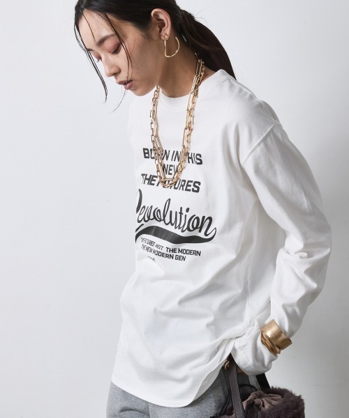 CHIC STYLE(シックスタイル)の「ロングスリーブロゴプリントTシャツ<大きいサイズ有>シックスタイル(Tシャツ/カットソー・レディース・スミクロ/オフホワイト・5L/4L/3L/LL/L/M)」の2枚目の写真