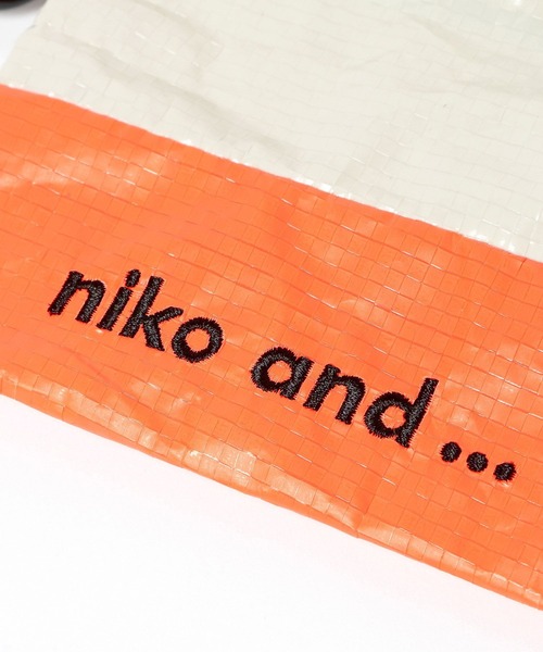 niko and...(ニコアンド)の「ポーチ付き 洗い トートバッグ / A4サイズ収納可能(トートバッグ・レディース・ベージュ/パープル/グレー・0)」の14枚目の写真