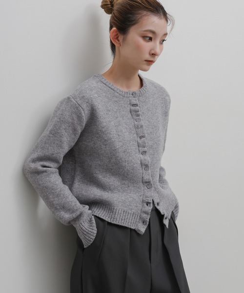 select MOCA(セレクトモカ)の「メランジニットフリルカーディガン(カーディガン/ボレロ・レディース・チャコールグレー/グレー/グレイッシュベージュ・FREE)」の1枚目の写真