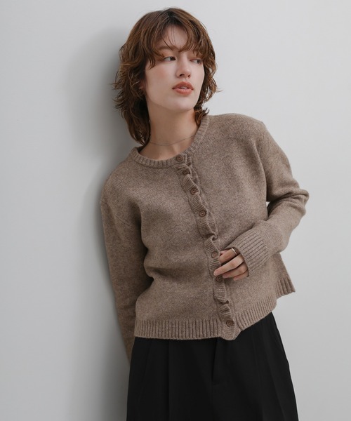 select MOCA(セレクトモカ)の「メランジニットフリルカーディガン(カーディガン/ボレロ・レディース・チャコールグレー/グレー/グレイッシュベージュ・FREE)」の9枚目の写真