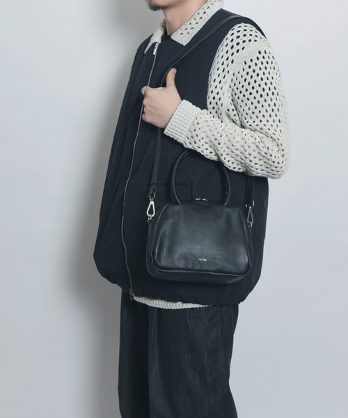 YArKA（ヤーカ）の「【YArKA/ヤーカ】real leather sharp & soft mix nuance boston bag S [sas1] / 直曲線のニュアンスボストンバッグ（ショルダーバッグ・レディース・ブラック・FREE）」の7枚目の写真