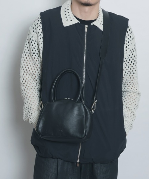 YArKA（ヤーカ）の「【YArKA/ヤーカ】real leather sharp & soft mix nuance boston bag S [sas1] / 直曲線のニュアンスボストンバッグ（ショルダーバッグ・レディース・ブラック・FREE）」の8枚目の写真
