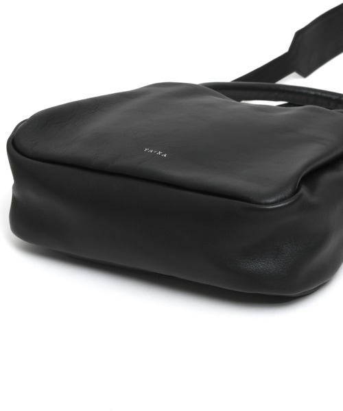 YArKA（ヤーカ）の「【YArKA/ヤーカ】real leather sharp & soft mix nuance boston bag S [sas1] / 直曲線のニュアンスボストンバッグ（ショルダーバッグ・レディース・ブラック・FREE）」の21枚目の写真