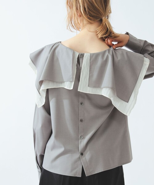 Ray BEAMS(レイビームス)の「スクエア ケープカラー ブラウス(シャツ/ブラウス・レディース・ライトグレー/ホワイト・ONE SIZE)」の11枚目の写真