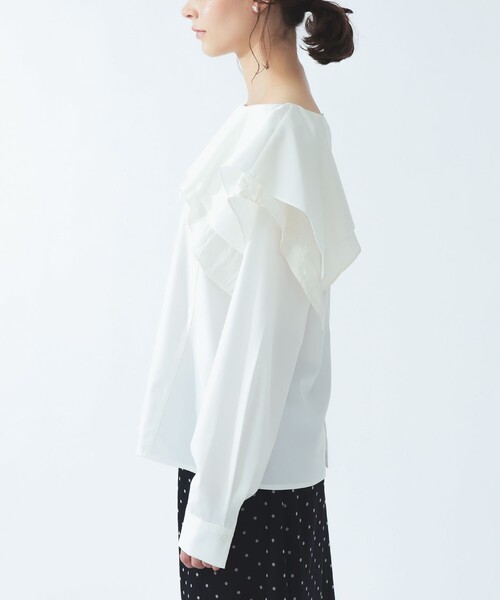 Ray BEAMS(レイビームス)の「スクエア ケープカラー ブラウス(シャツ/ブラウス・レディース・ライトグレー/ホワイト・ONE SIZE)」の13枚目の写真
