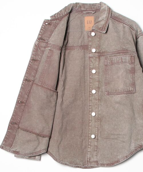 GAP(ギャップ)の「デニム オーバーサイズ シャケット(デニムジャケット・レディース・ブラウン・XXS/L/M/S/XS)」の3枚目の写真