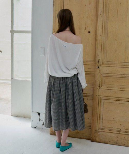 GIUNON(ジウノン)の「off shoulder sheer long-t / オフショルダーシアーロングT(Tシャツ/カットソー・レディース・ホワイト/ブラック・FREE)」の9枚目の写真