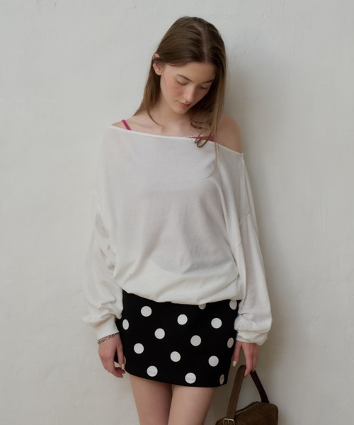 GIUNON(ジウノン)の「off shoulder sheer long-t / オフショルダーシアーロングT(Tシャツ/カットソー・レディース・ホワイト/ブラック・FREE)」の16枚目の写真
