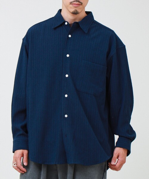 GLOSTER(グロスター)の「Stripe crepe ストライプ楊柳 ロングスリーブオーバーサイズシャツ(シャツ/ブラウス・メンズ・ホワイト系その他/ベージュ系その他/ブルー系その他・S/M/L)」の3枚目の写真