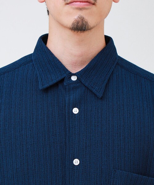 GLOSTER(グロスター)の「Stripe crepe ストライプ楊柳 ロングスリーブオーバーサイズシャツ(シャツ/ブラウス・メンズ・ホワイト系その他/ベージュ系その他/ブルー系その他・S/M/L)」の6枚目の写真