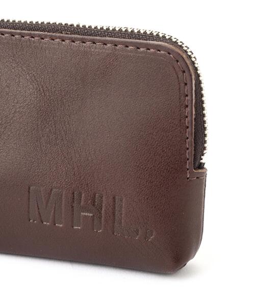 MHL.(エムエイチエル)の「BASIC LEATHER(ポーチ・レディース・ブラウン/グリーン・FREE)」の4枚目の写真
