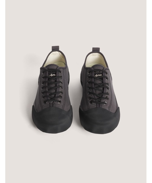 Maison Kitsune(メゾンキツネ)の「CANVAS SNEAKERS(スニーカー・メンズ・ブラック・44/43/42/41/40/39/38/37/36)」の6枚目の写真