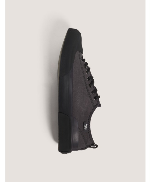 Maison Kitsune(メゾンキツネ)の「CANVAS SNEAKERS(スニーカー・メンズ・ブラック・44/43/42/41/40/39/38/37/36)」の8枚目の写真