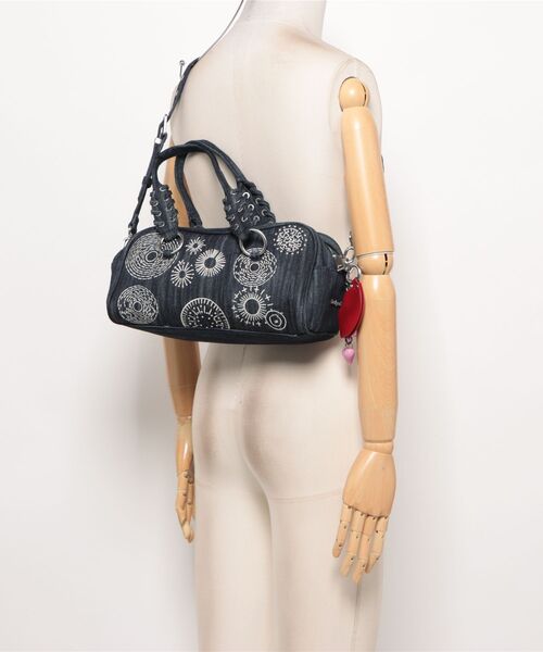 Desigual(デシグアル)の「Embroidered Skull Denim Handbag / エンブロイダード スカル デニムハンドバッグ(ハンドバッグ・レディース・ブルー・FREE)」の7枚目の写真